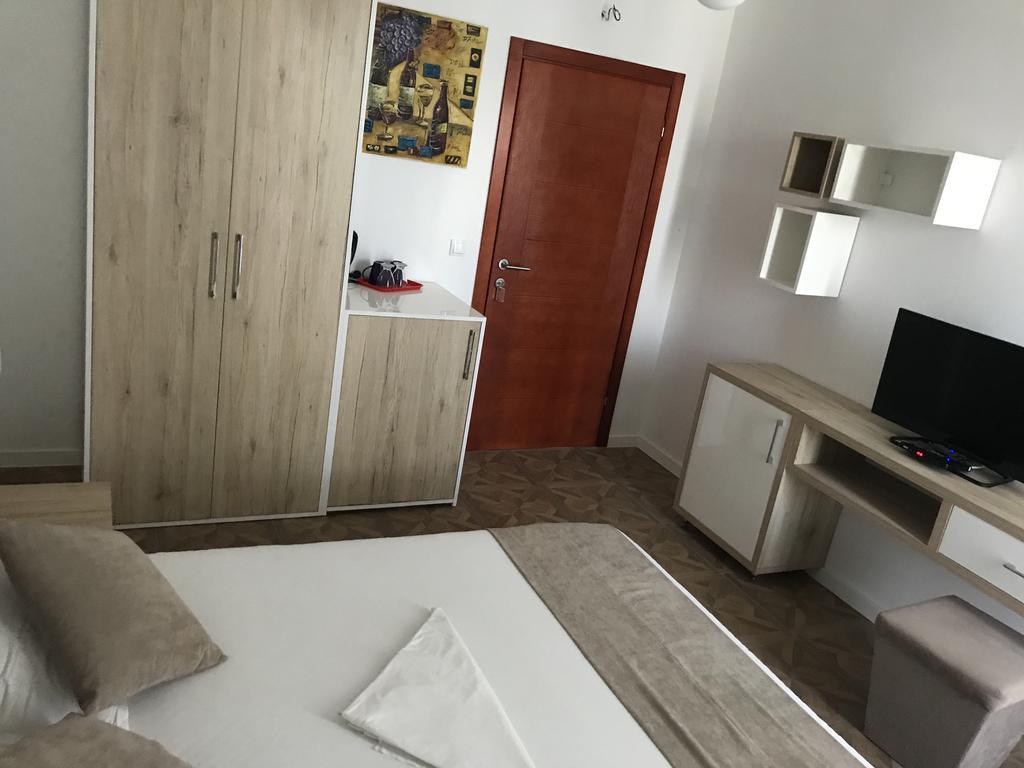 Apartments Stanaj ウルツィニ エクステリア 写真